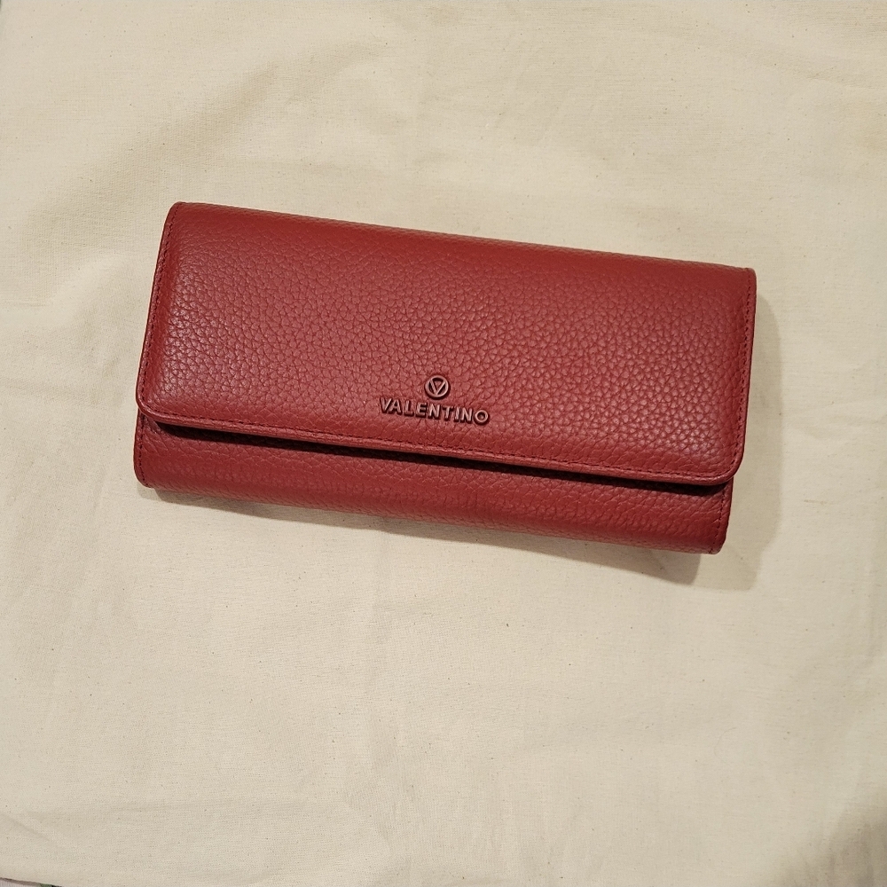 Red Valentino Leather Wallet On Gold Chain - Picture 2 of 8